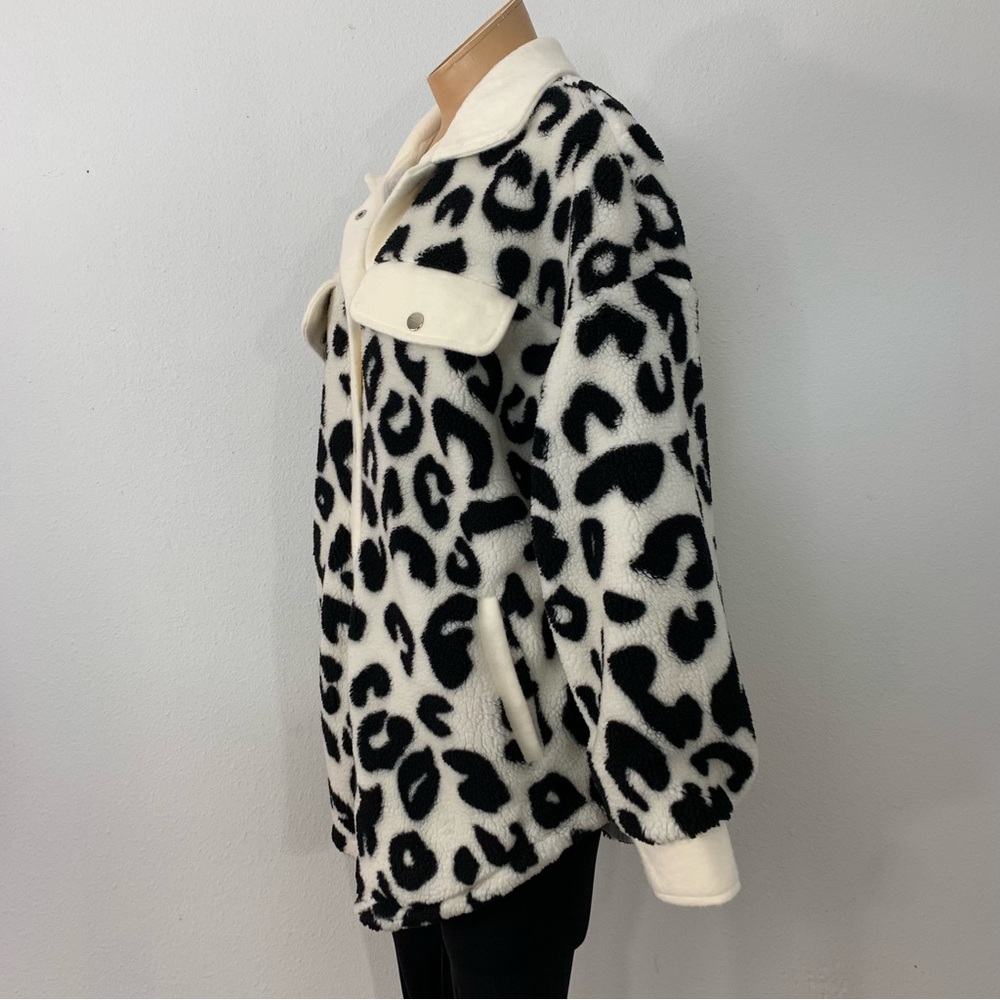 Leopard Shacket Jacket Size Medium - Picture 2 of 6